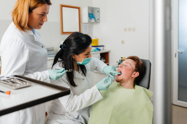 Best Broken Tooth Emergency  in Manito, IL